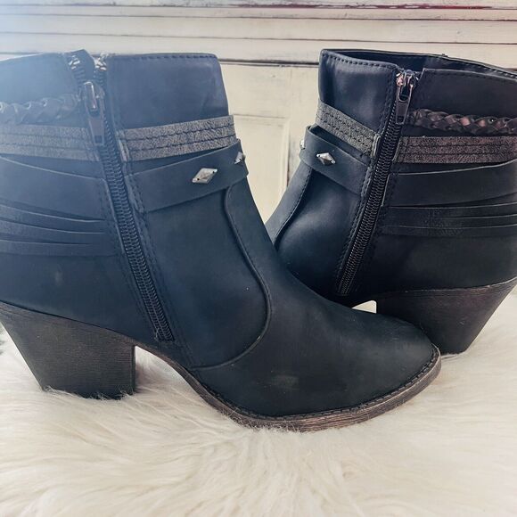 Jellypop Black Ankle Boots with Buckle Detail. Size 10M. EUC. - Picture 4 of 8